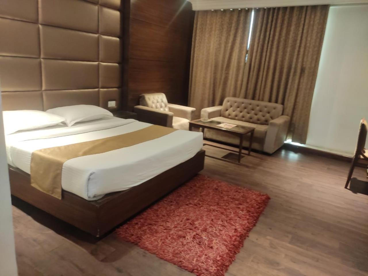 Hotel Imperial Executive Ludhiana Exterior foto