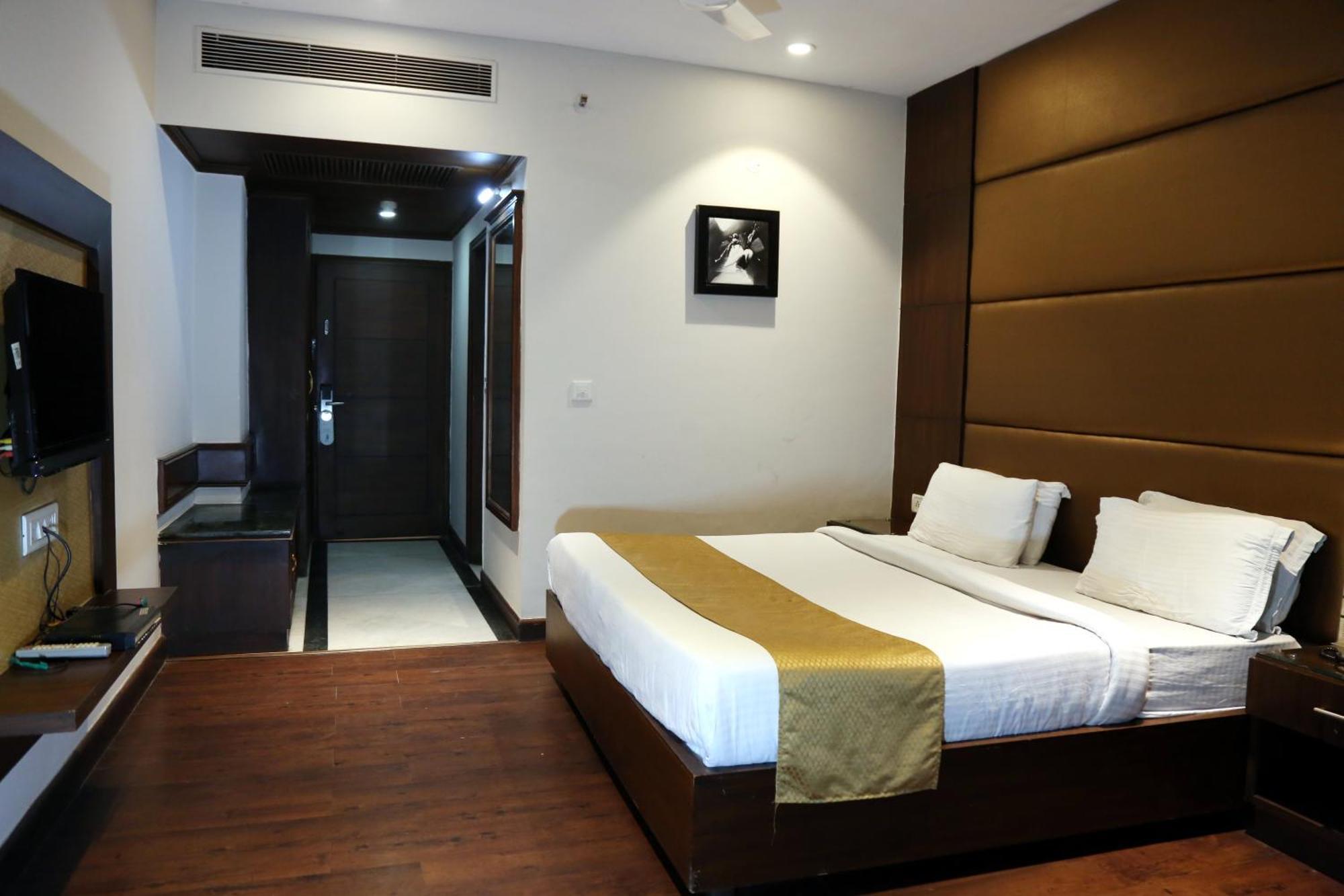 Hotel Imperial Executive Ludhiana Exterior foto