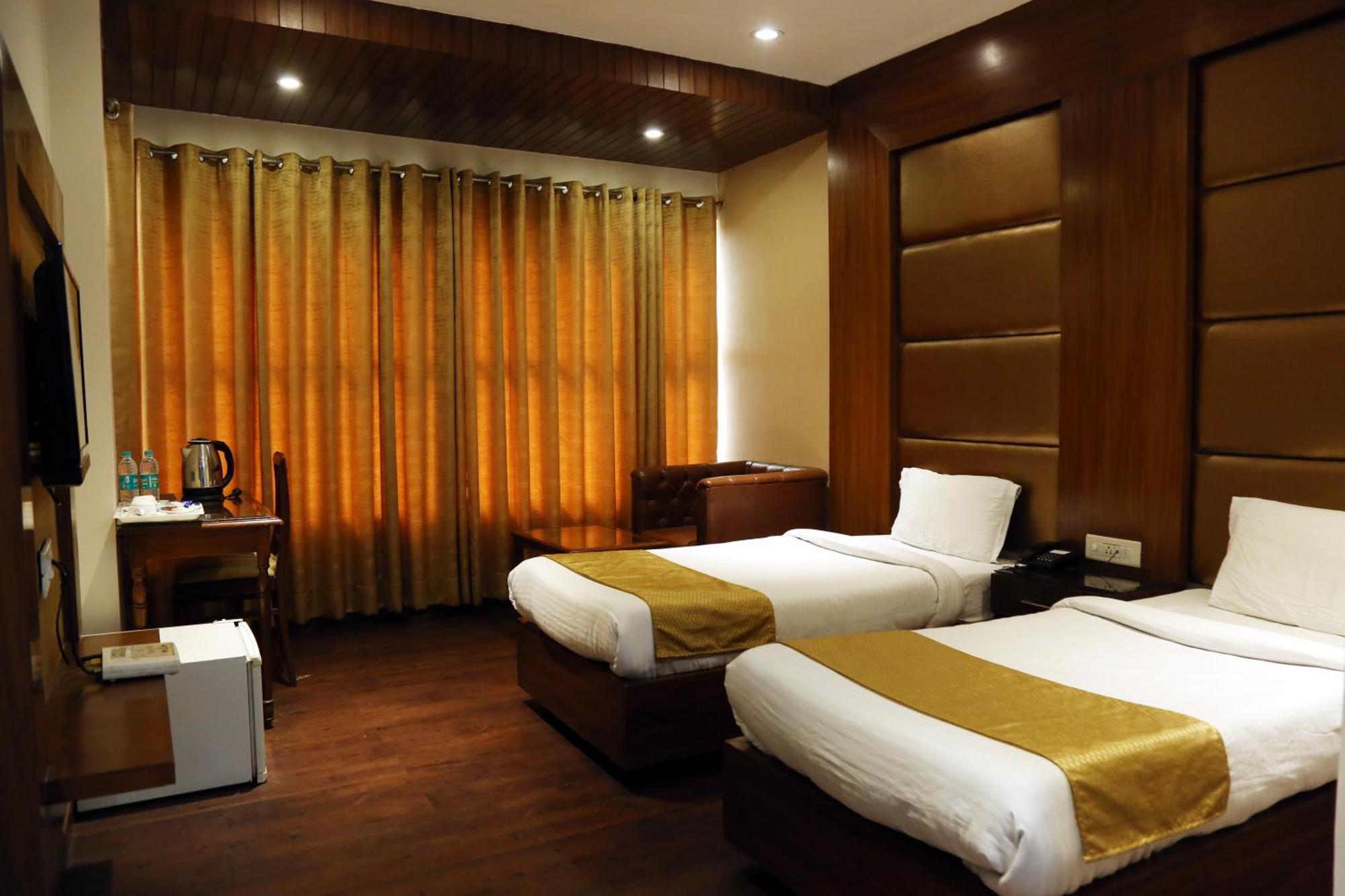 Hotel Imperial Executive Ludhiana Exterior foto